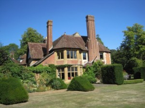 Yew buttresses behind Weir House
